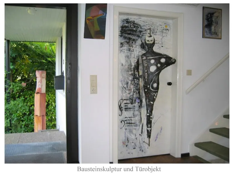 Bausteinskulptur und Türobjekt 2